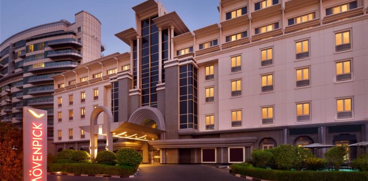 movenpick-hotel-apartments-bur-dubai-night-2