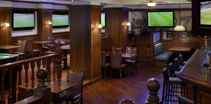 movenpick-hotel-apartments-bur-dubai-somersets-bar-2
